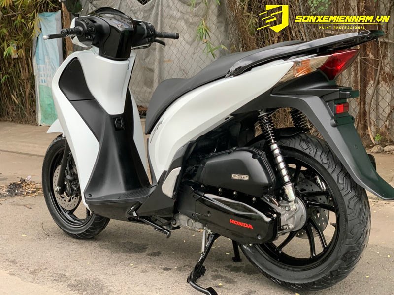 Sơn Xe Sơn Xe SH Màu Trắng Đen Sporty Sang Trọng Tại Tphcm Chính Hãng