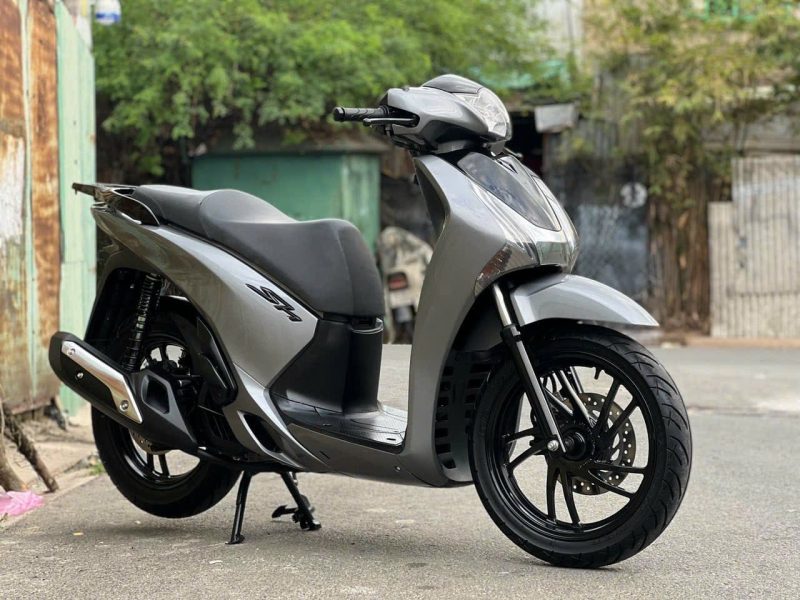 Dịch vụ sơn xe sh màu titan